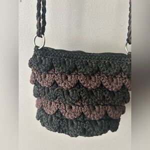 Scallop trim purse